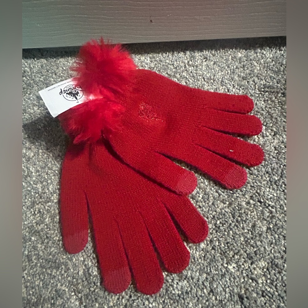 Disney Red Fuzzy Gloves